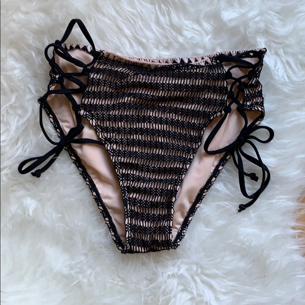 High Waisted Bikini bottoms M